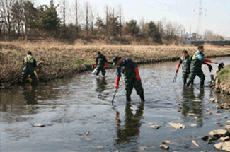 �������